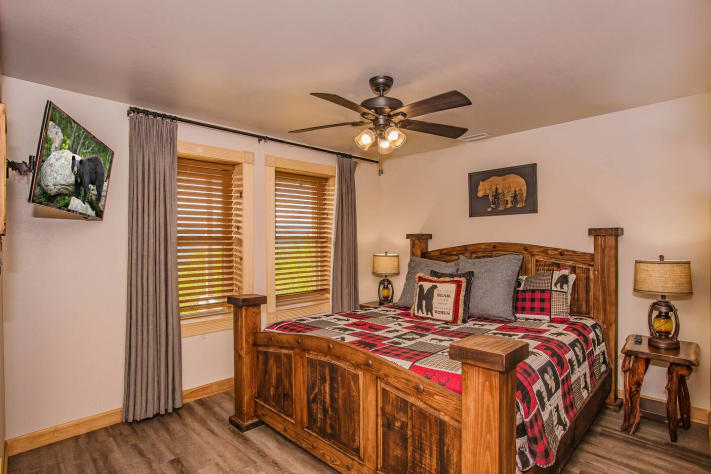 All rooms equipped with televisions Pigeon Forge, Tennessee Cabin Rental - Gallery Image #13