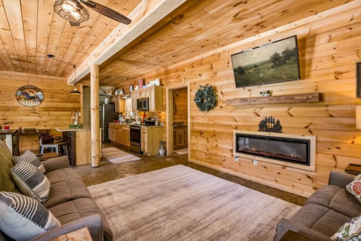Sevierville, Tennessee Farmhouse Rental - Gallery Image #6