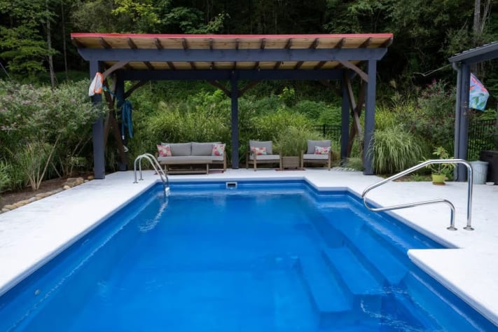 Sevierville, Tennessee Farmhouse Rental - Gallery Image #8