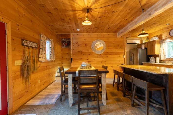Sevierville, Tennessee Farmhouse Rental - Gallery Image #10