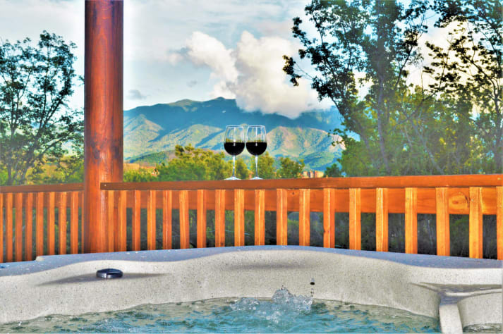 Newly Built Retreat Views Two King Suites Cove Mountain Resorts