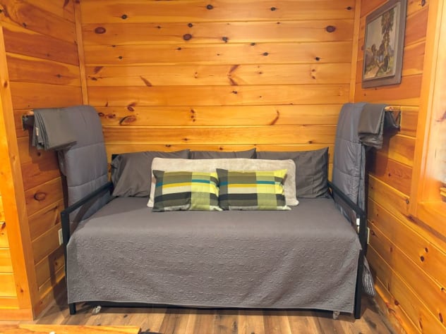 Game-room Trundle Gatlinburg, Tennessee Cabin Rental - Gallery Image #16