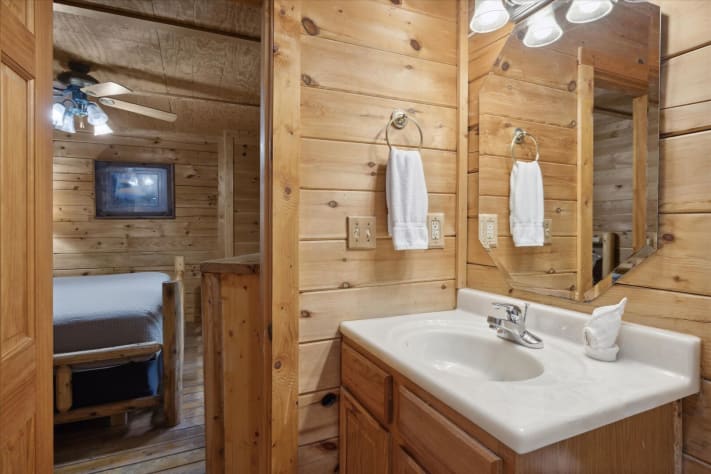 Gatlinburg, Tennessee Cabin Rental - Gallery Image #15