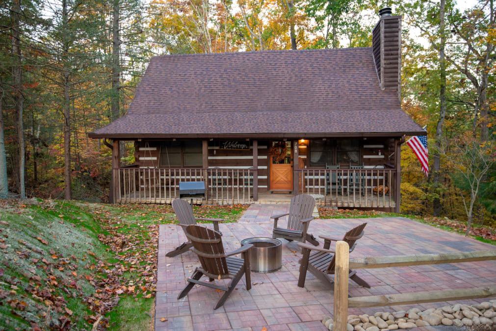 BIT & BRIDLE CABIN photo 1