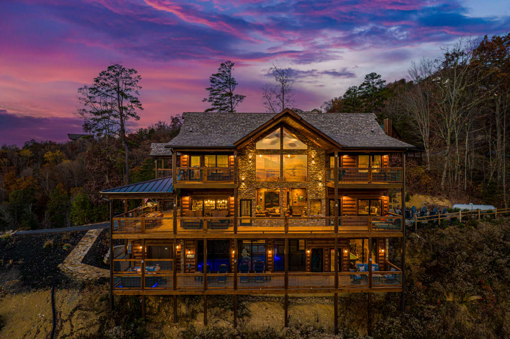 PANORAMIC MOUNTAIN VIEW LODGE photo 1