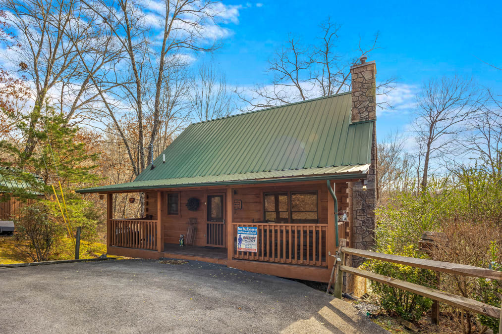 BEAR HUG HIDEAWAY photo 1