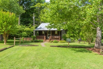 Cabin Rental in Townsend, TN offering a deal!