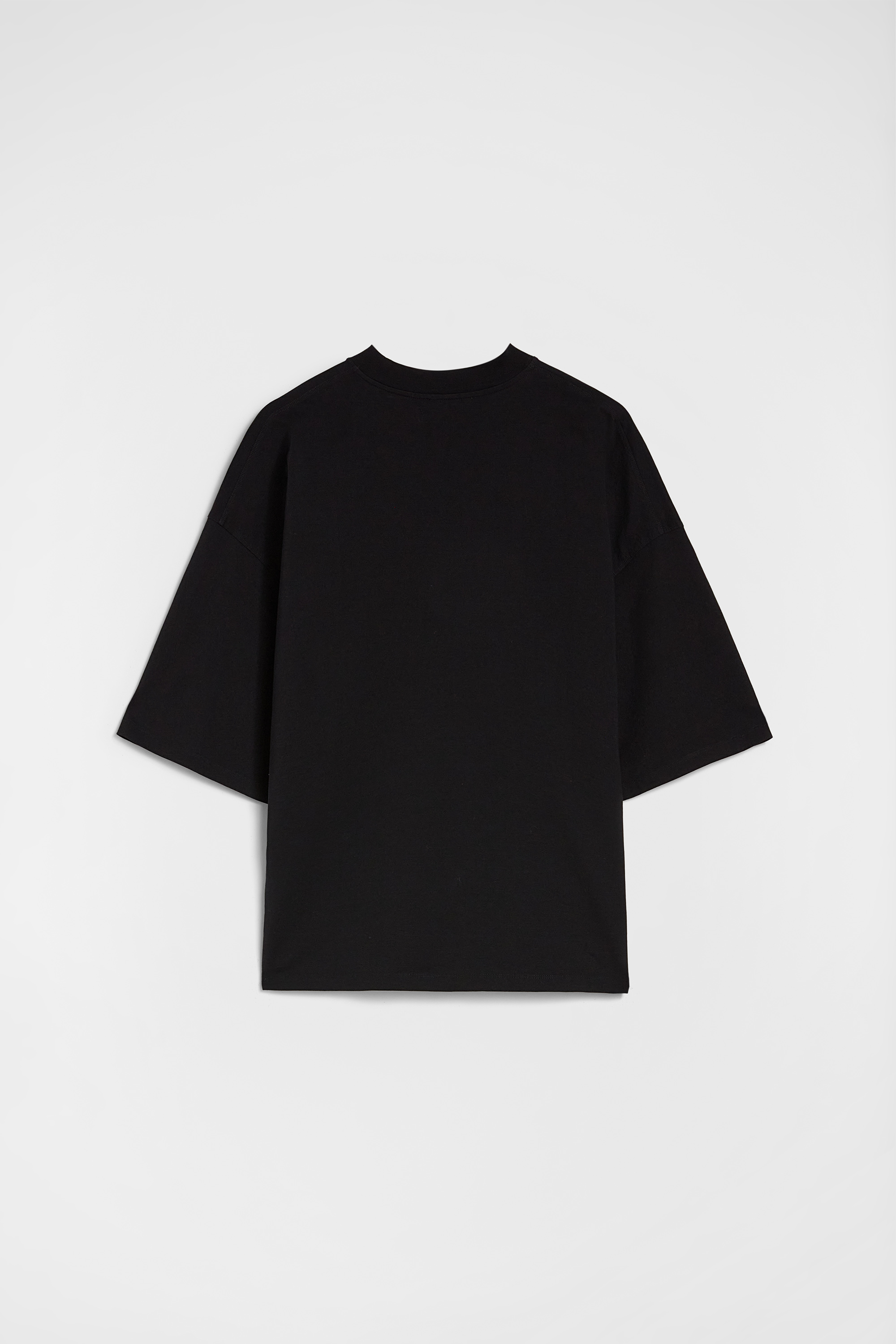 Black t-shirt