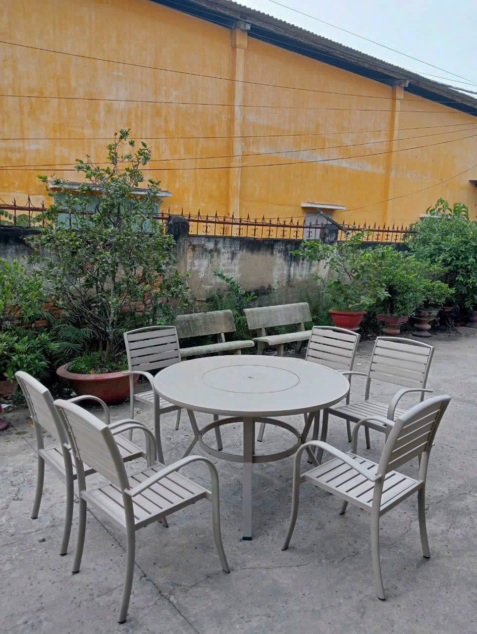 Bàn ghế gỗ nhựa ngoài trời tinh tế - ảnh 3