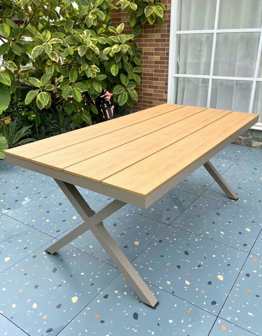 Bàn ghế gỗ nhựa ngoài trời êm ái - ảnh 4