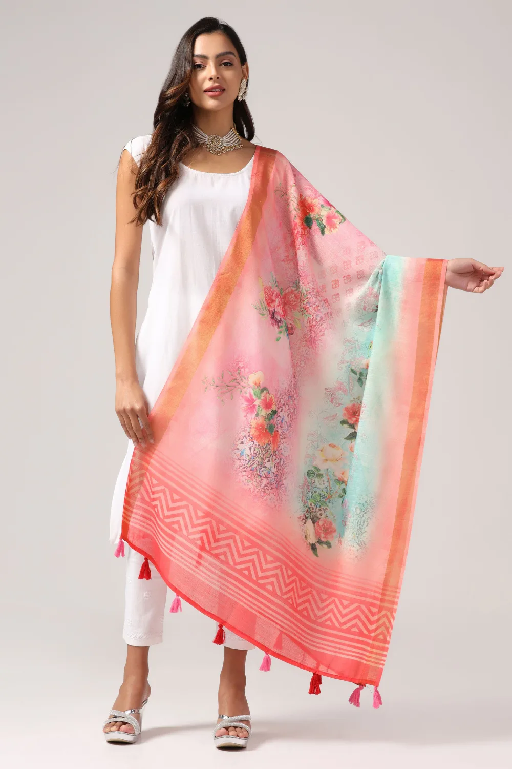Traditional Pink Linen Dupatta with Elegant Zari Border