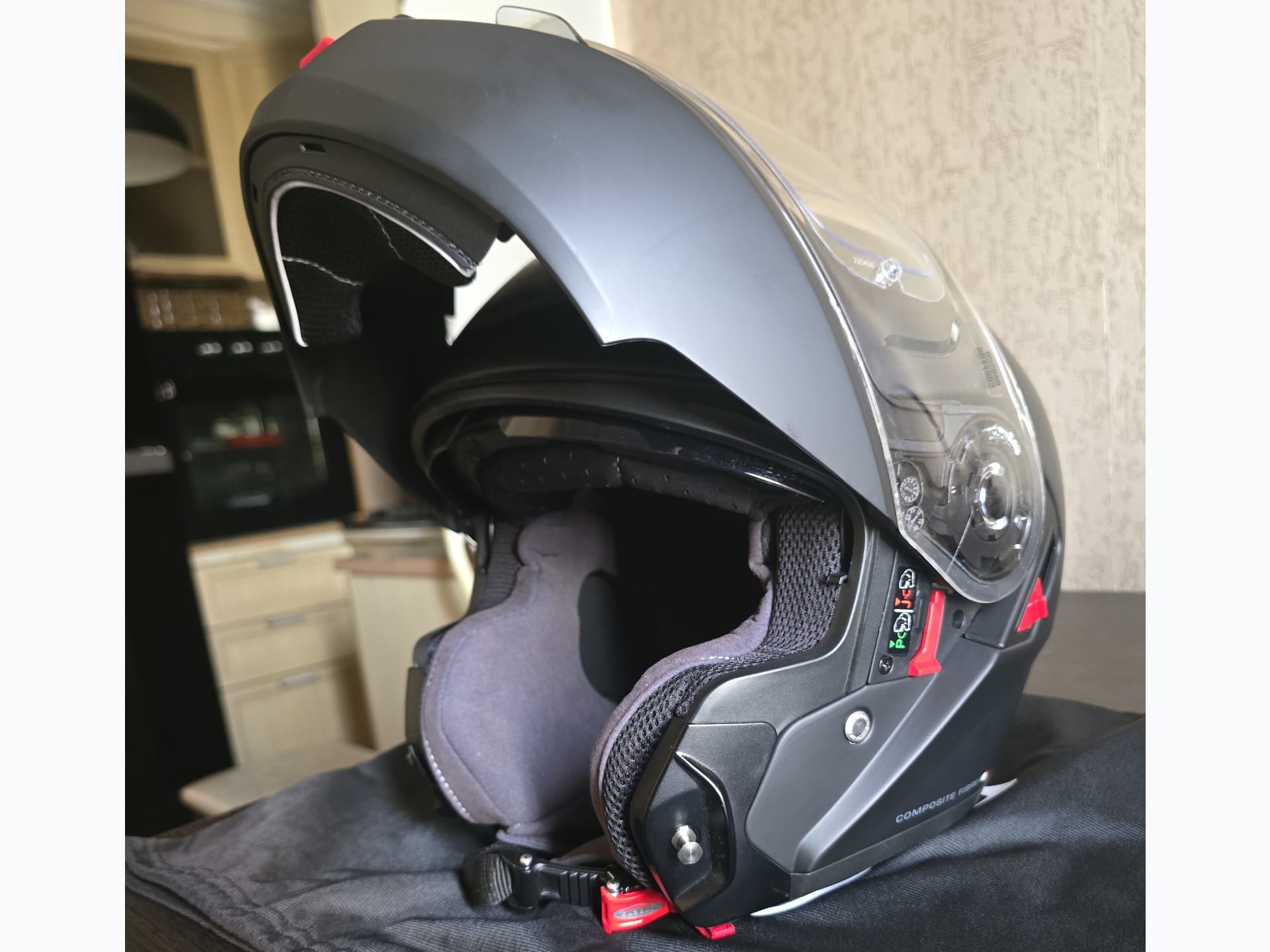 Caberg levo — 3