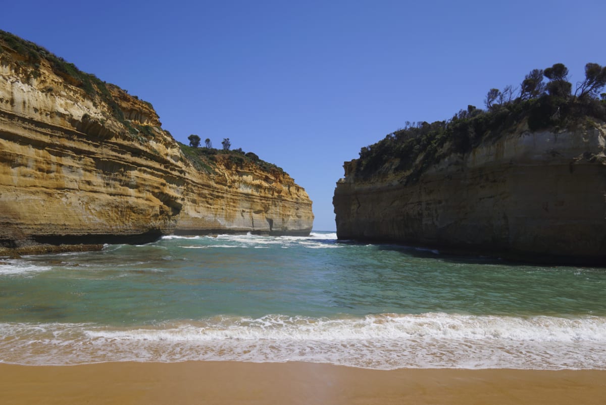 A way down to the beach of Loch Ard Gorge