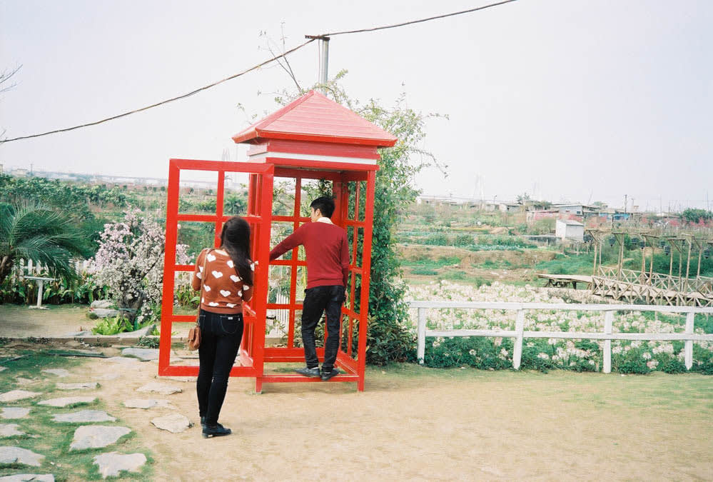 flower village red booth