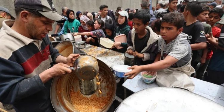 Israel Terus Laparkan Warga Gaza
