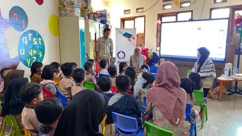 Di Hari yang Sama Israel Bunuh Bocah 4 Tahun, Anak-Anak TK Bandung Sisihkan Uang Jajan untuk Gaza