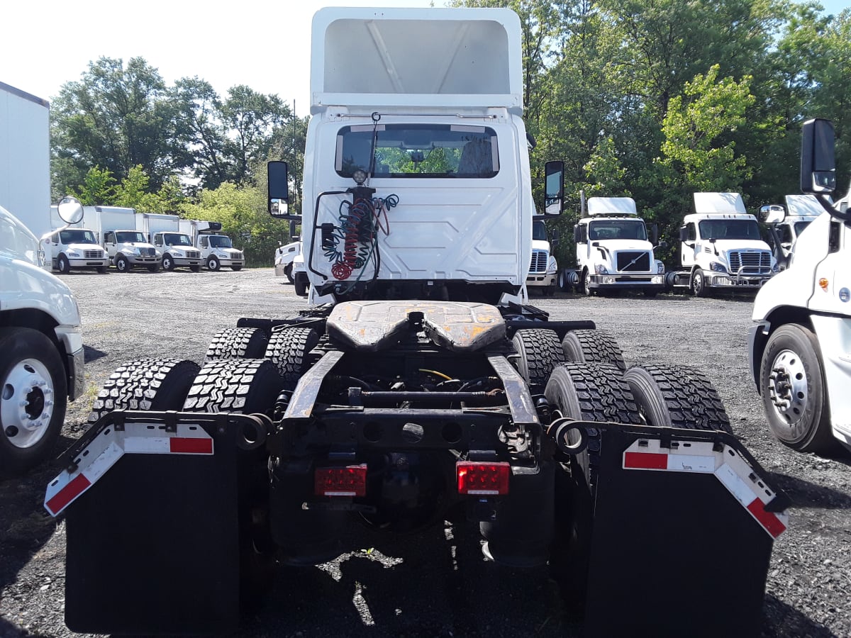 2018 Navistar International LT625 DAYCAB T/A 221263