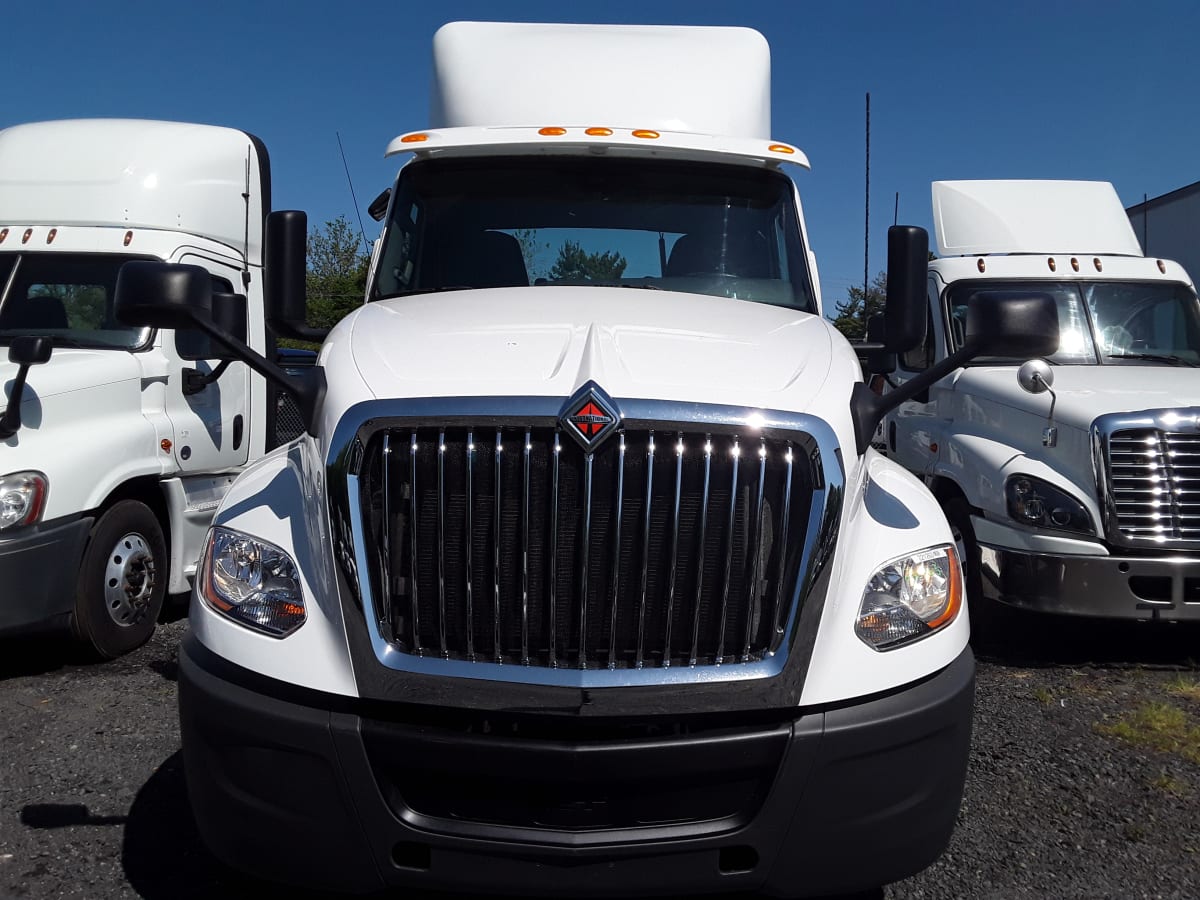 2018 Navistar International LT625 DAYCAB T/A 221263