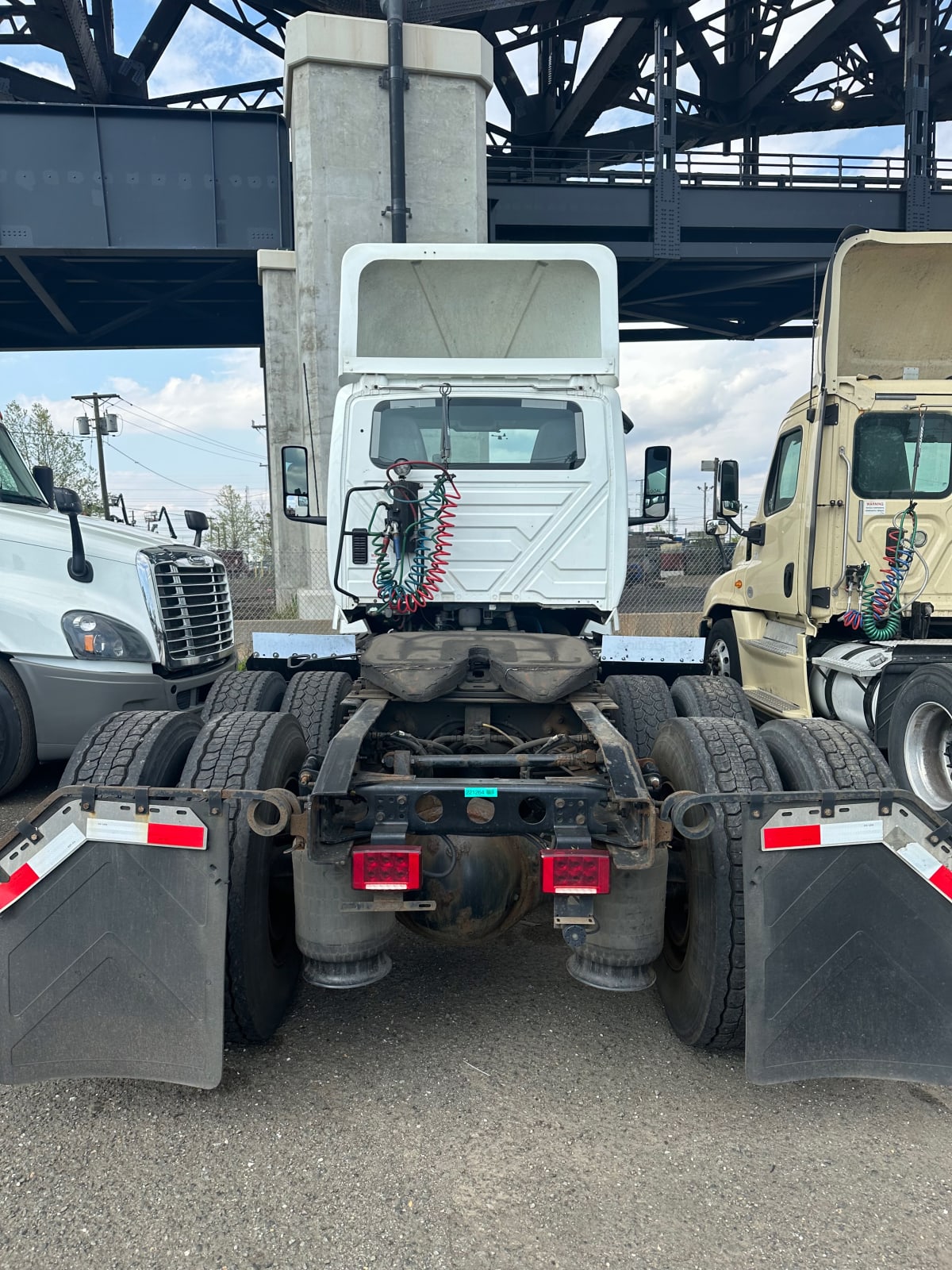 2018 Navistar International LT625 DAYCAB T/A 221264