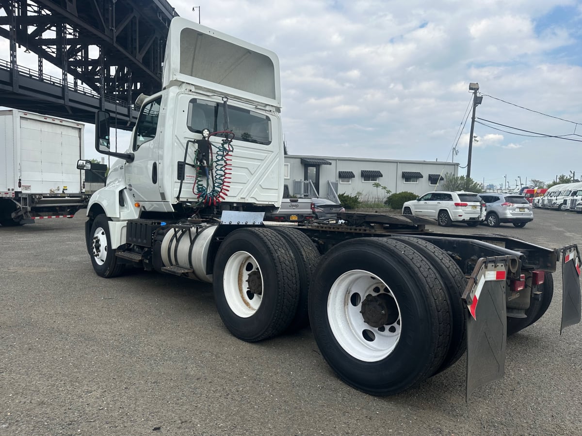 2018 Navistar International LT625 DAYCAB T/A 221264