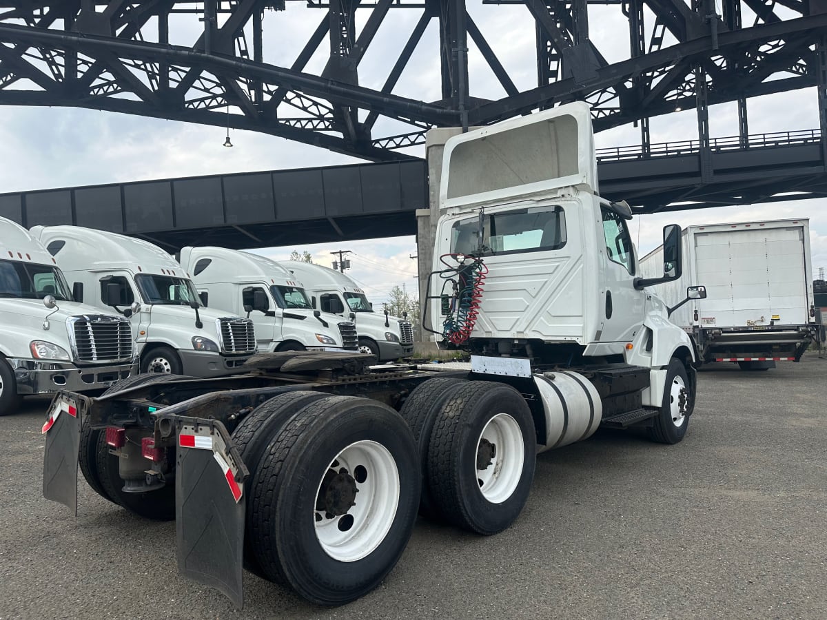 2018 Navistar International LT625 DAYCAB T/A 221264