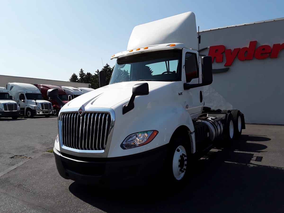 Navistar International LT625 DAYCAB T/A VEH-221269