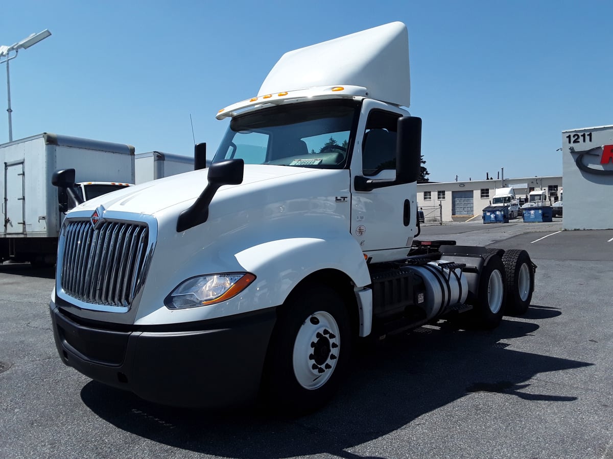 Navistar International LT625 DAYCAB T/A VEH-221271