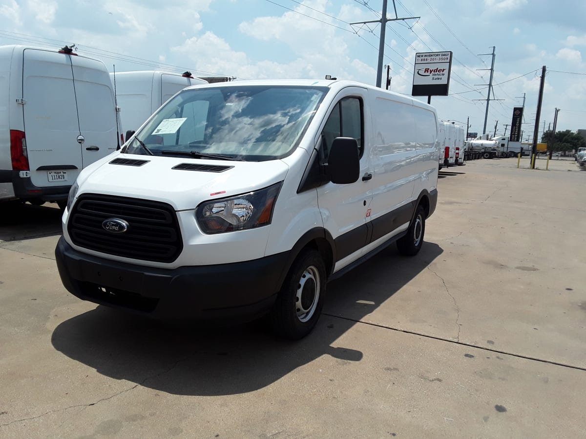 Ford Motor Company TRANSIT 150 LOW ROOF VEH-247503