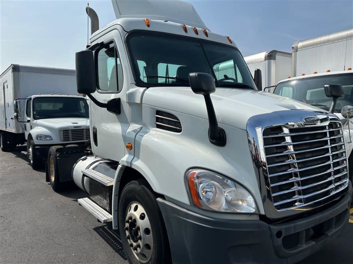 2015 Freightliner/Mercedes CASCADIA 113 307440