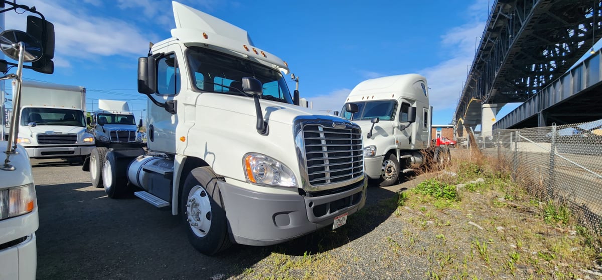 2015 Freightliner/Mercedes CASCADIA 125 313503