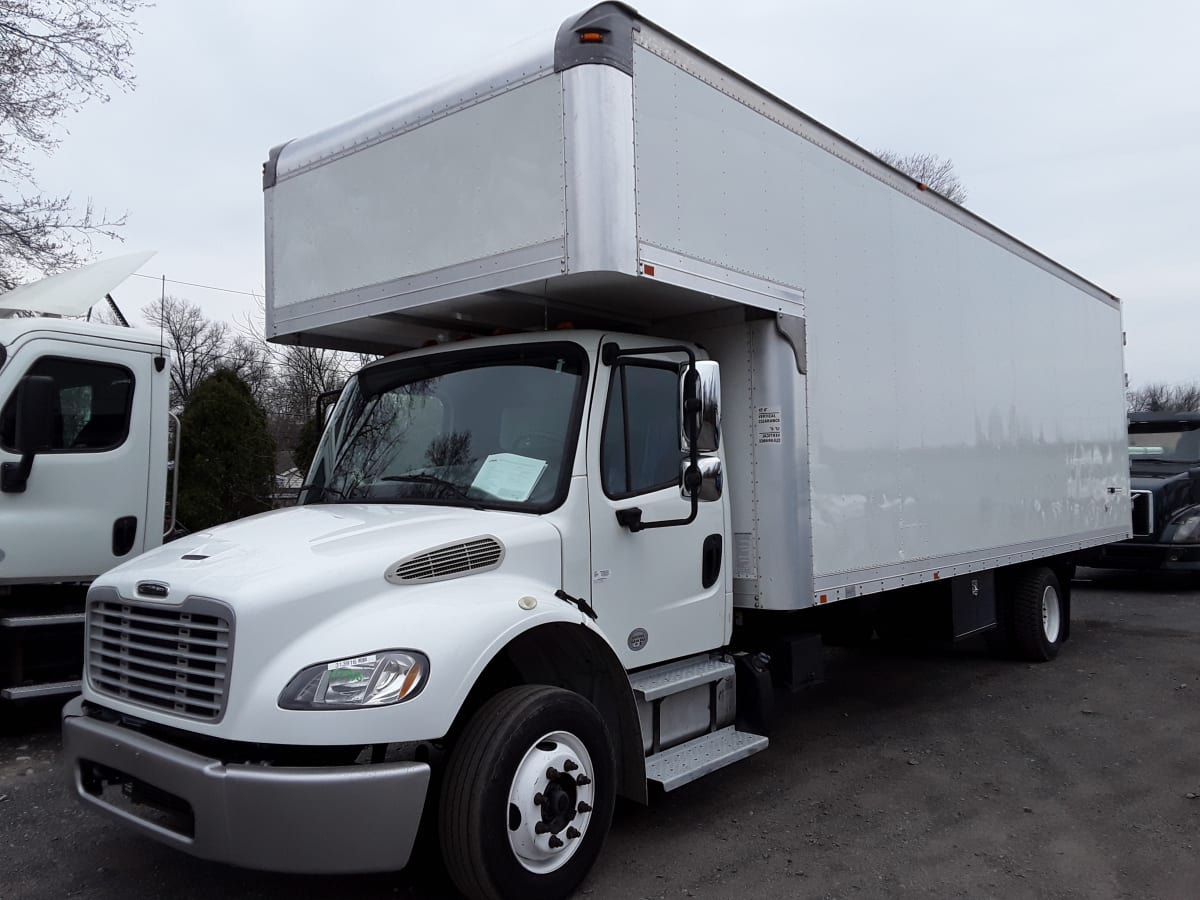 Freightliner/Mercedes M2 106 VEH-313916