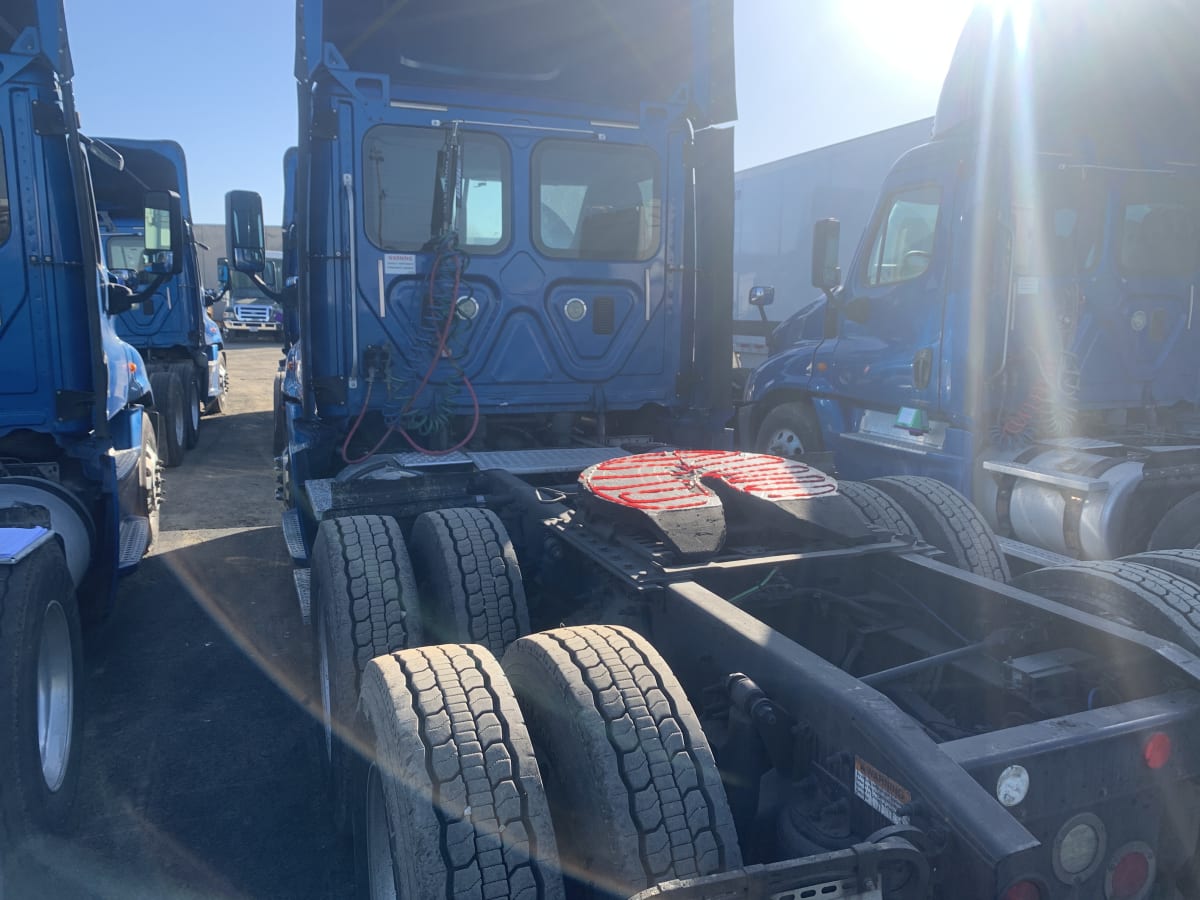 2016 Freightliner/Mercedes CASCADIA 125 360640