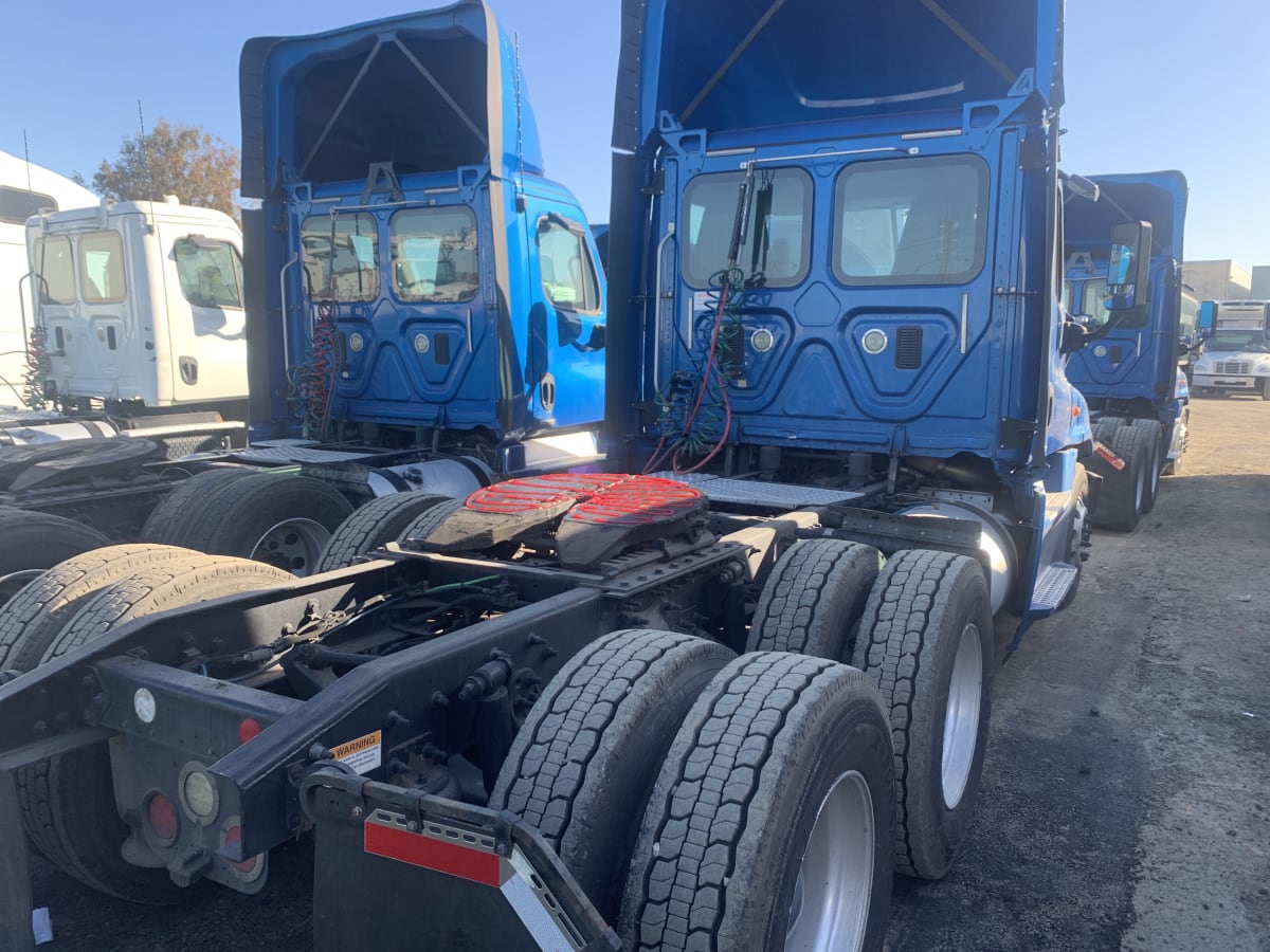 2016 Freightliner/Mercedes CASCADIA 125 360640