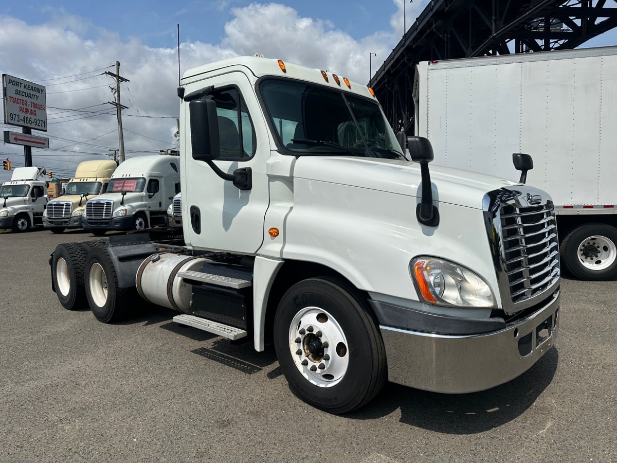 2015 Freightliner/Mercedes CASCADIA 125 379861