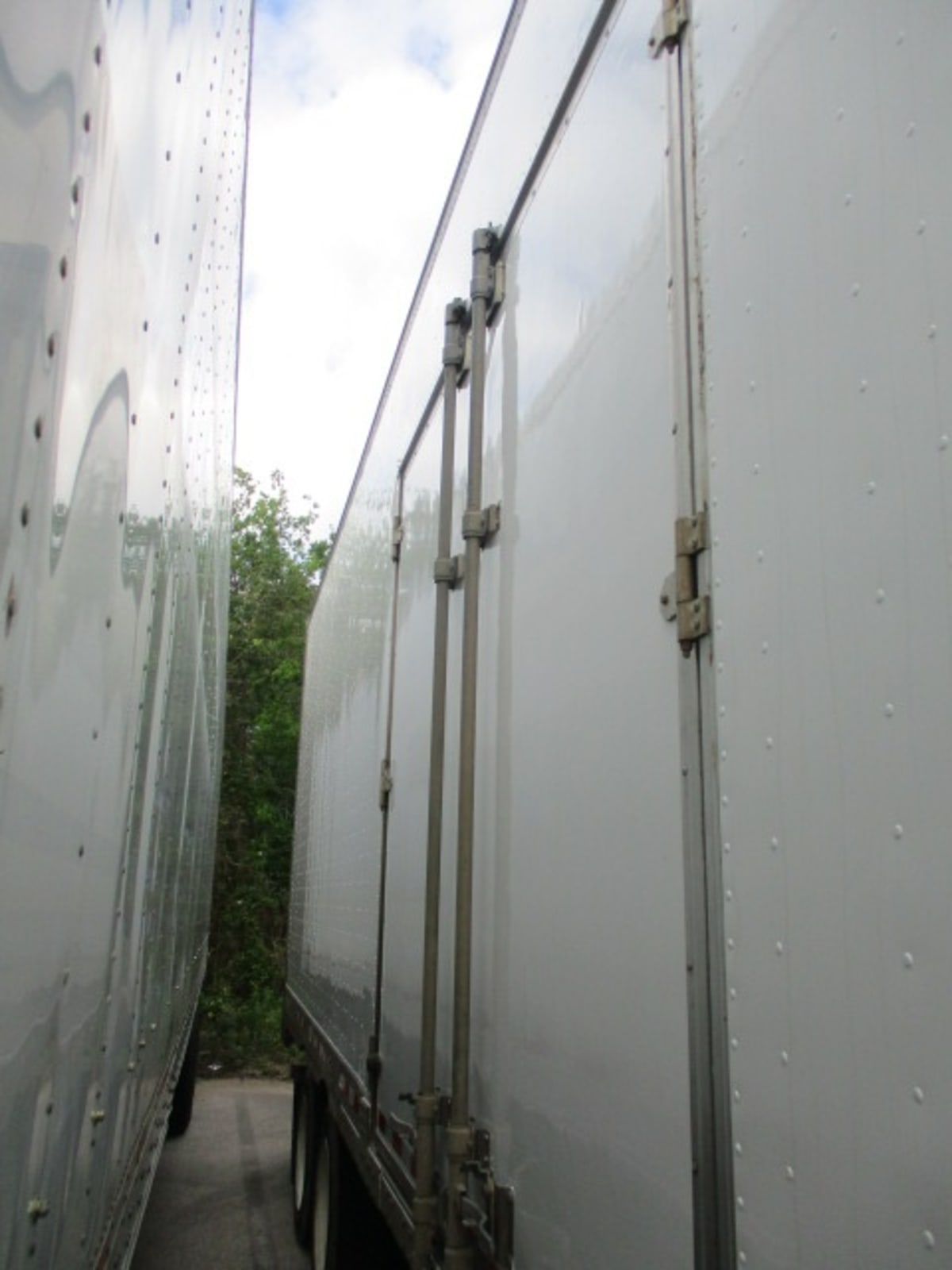 2011 Great Dane Trailer 700-42/162/102 385115