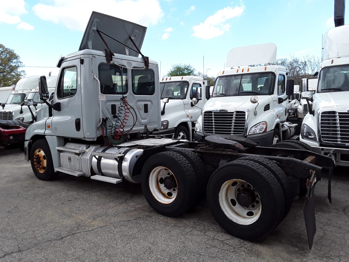 2016 Freightliner/Mercedes CASCADIA 125 394568