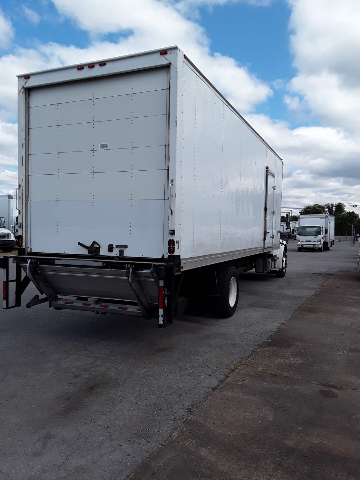 2016 Freightliner/Mercedes M2 106 395787