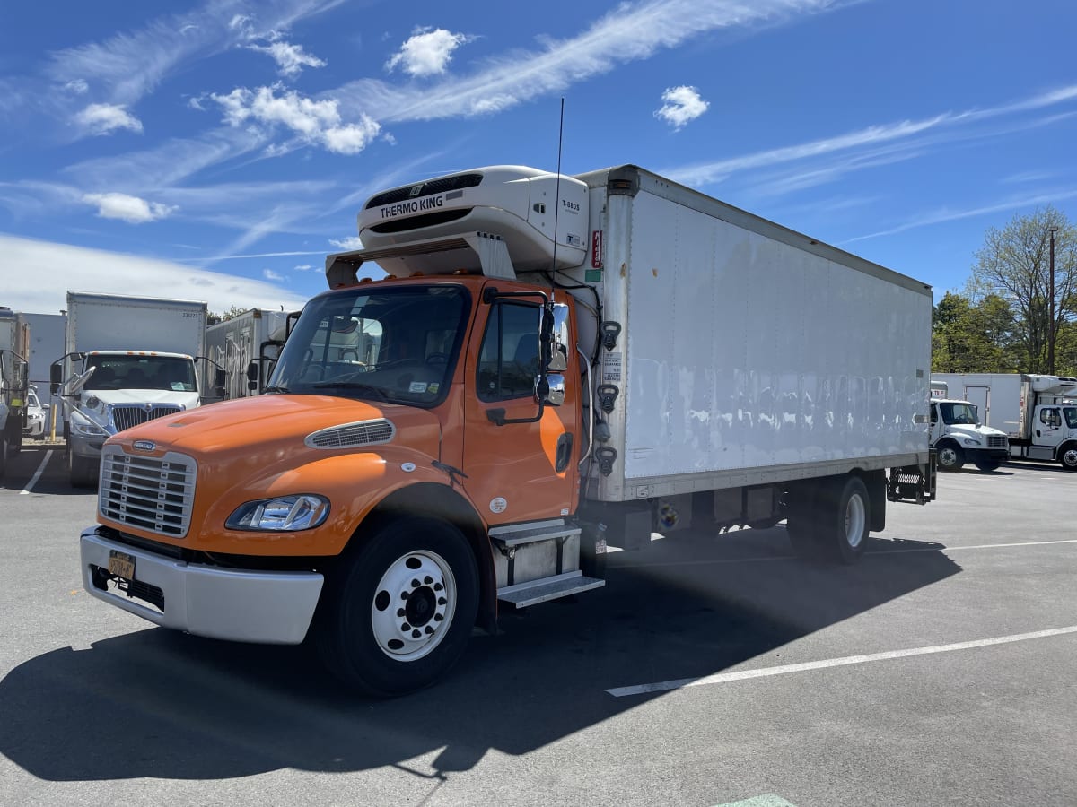 Freightliner/Mercedes M2 106 VEH-485956