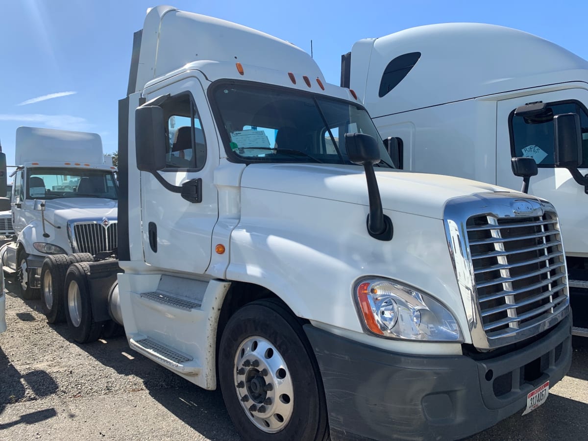 2015 Freightliner/Mercedes CASCADIA 125 564057