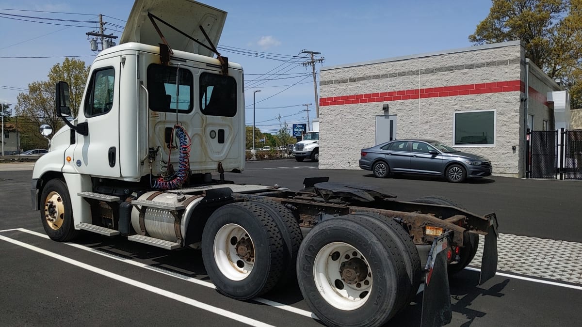 2015 Freightliner/Mercedes CASCADIA PX12564ST 639691