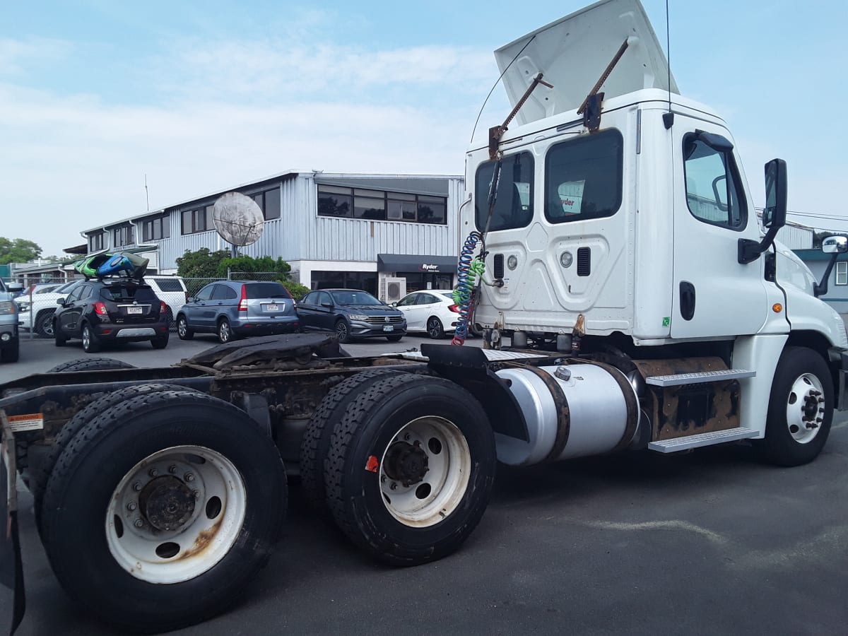 2016 Freightliner/Mercedes CASCADIA 125 643366