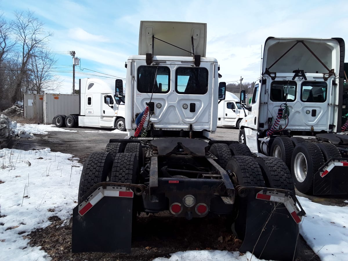 2016 Freightliner/Mercedes CASCADIA 125 643371