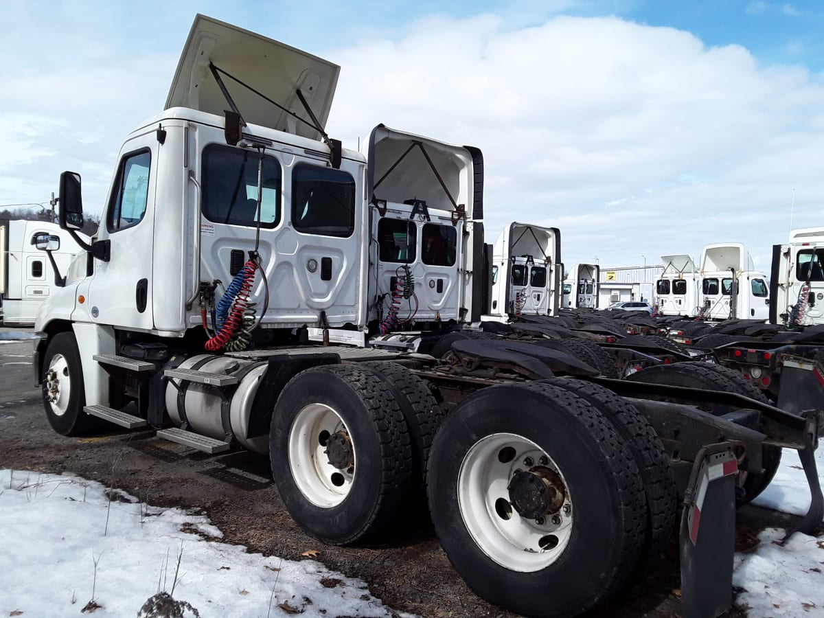 2016 Freightliner/Mercedes CASCADIA 125 643371