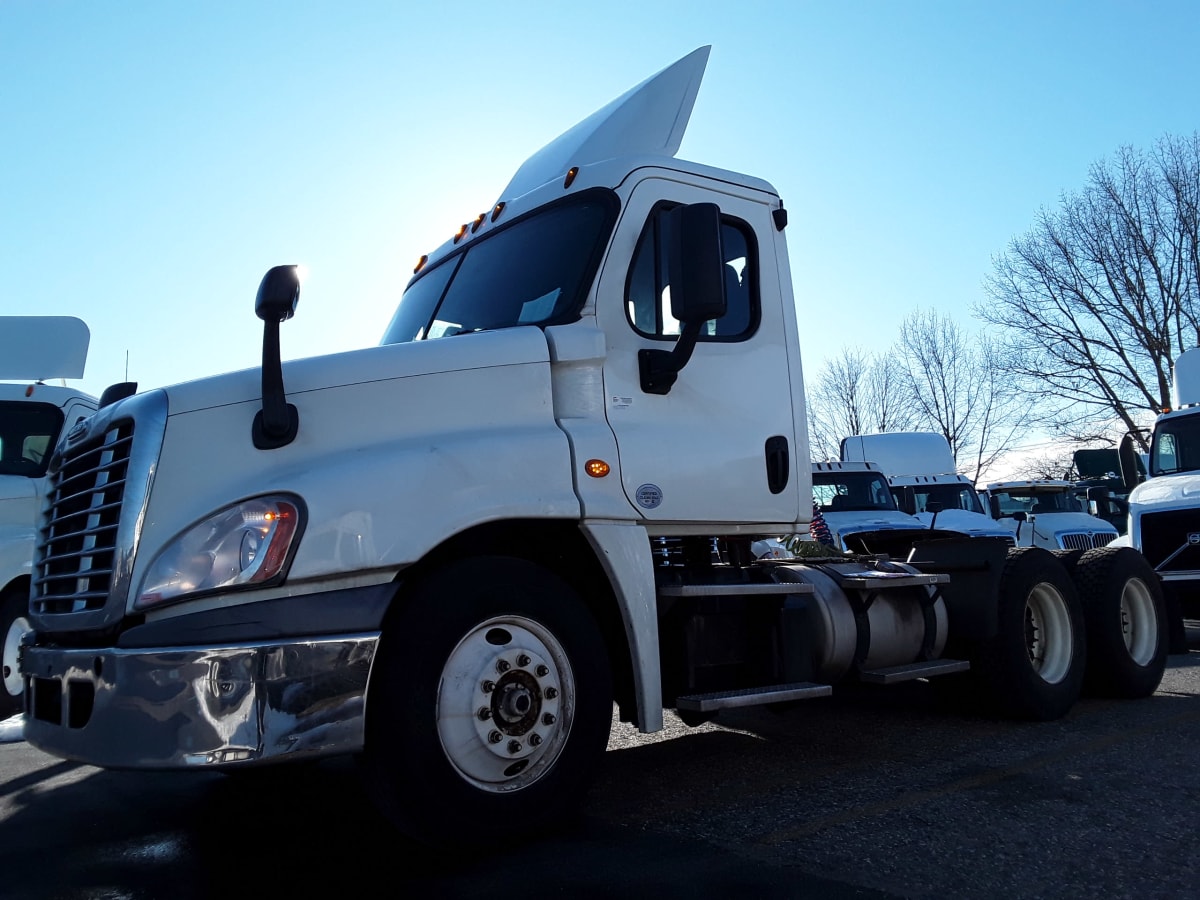 2016 Freightliner/Mercedes CASCADIA 125 643371