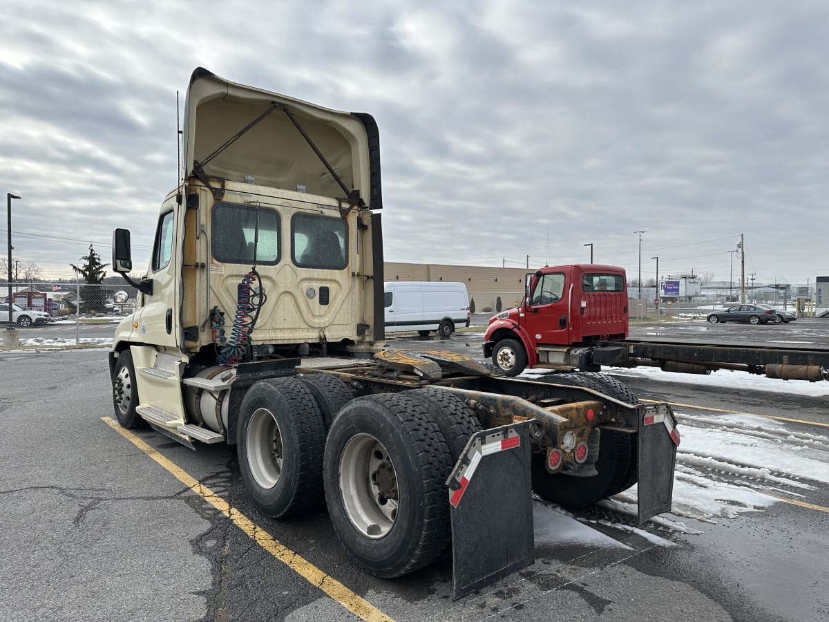 2016 Freightliner/Mercedes CASCADIA 125 645920