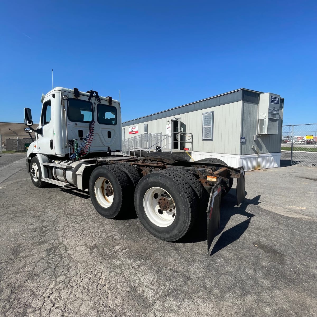 2016 Freightliner/Mercedes CASCADIA 113 645921