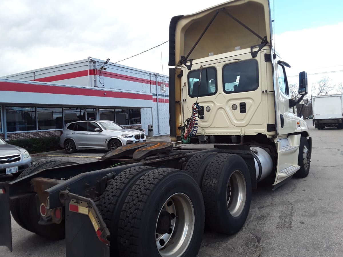 2016 Freightliner/Mercedes CASCADIA 125 645948