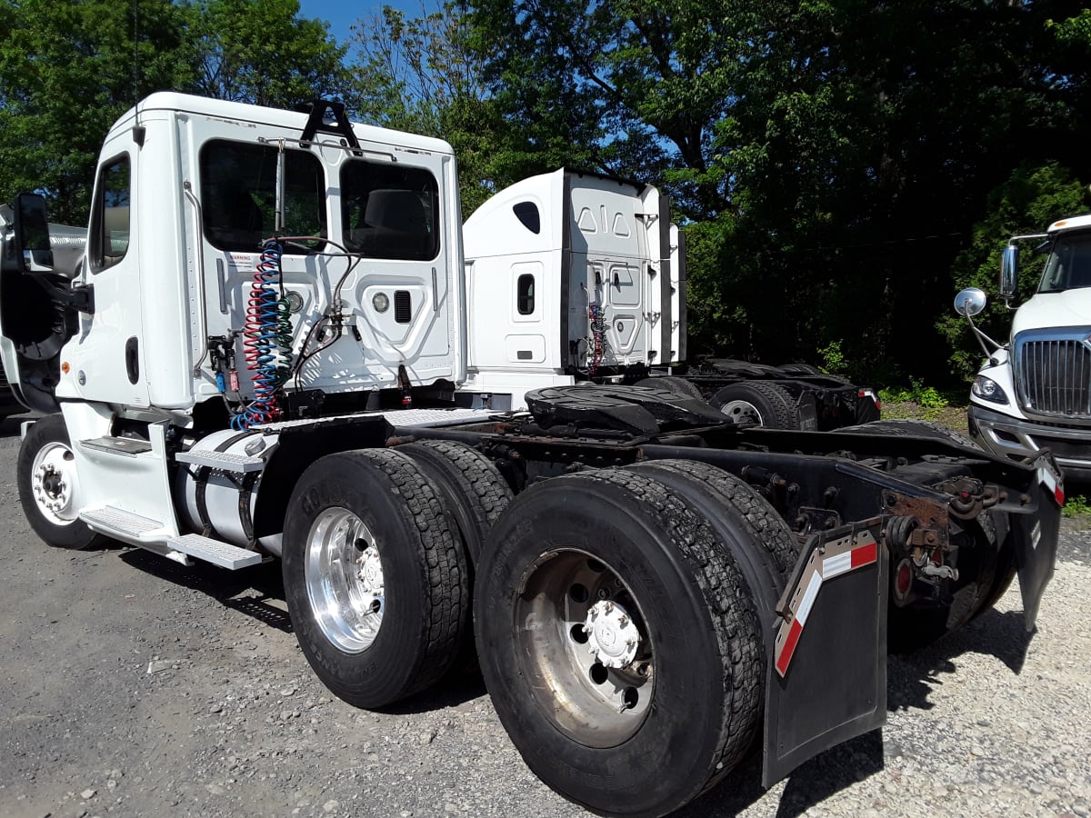 2016 Freightliner/Mercedes CASCADIA 125 647069