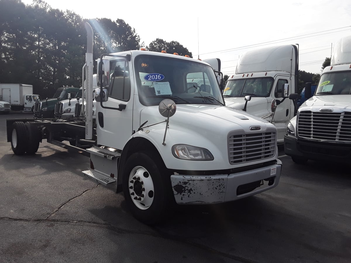 Freightliner/Mercedes M2 106 VEH-649820