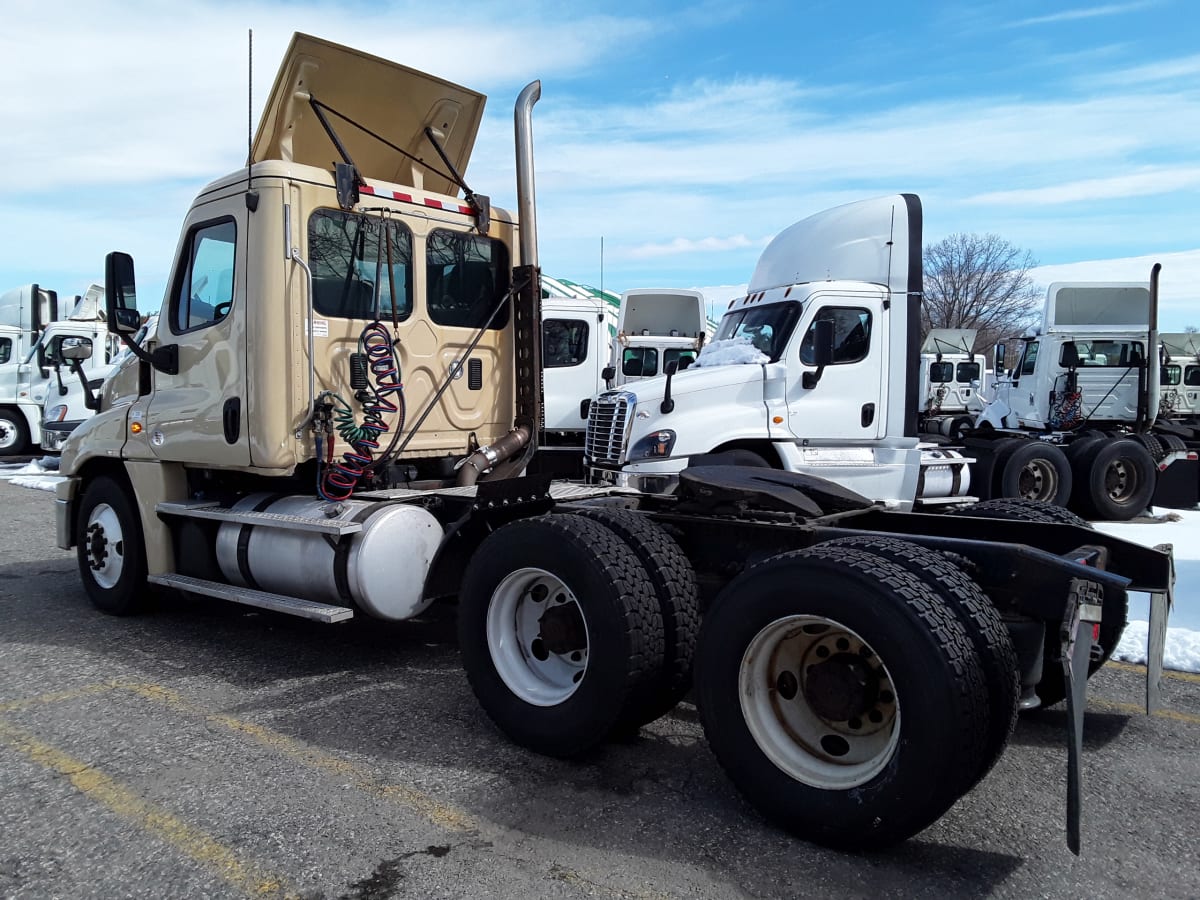 2016 Freightliner/Mercedes CASCADIA 125 651201